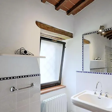 1 Bedroom Cozy In Apartment